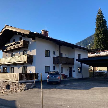 Fruehstueckspension & Appartements Eugenie Kitzbühel Buitenkant foto
