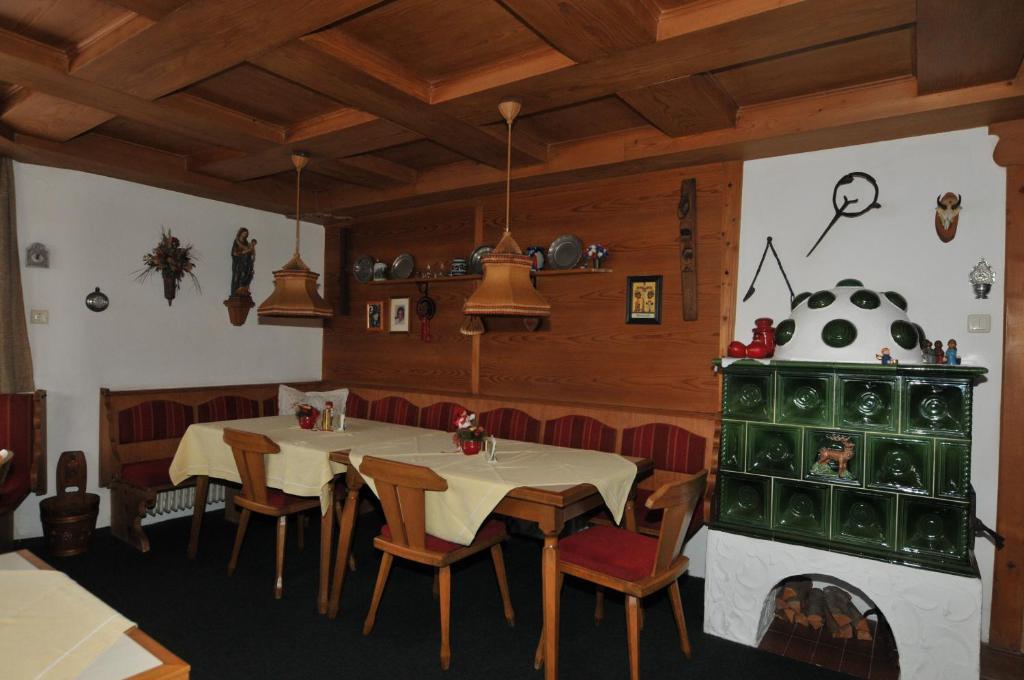 Fruehstueckspension & Appartements Eugenie Kitzbühel Buitenkant foto