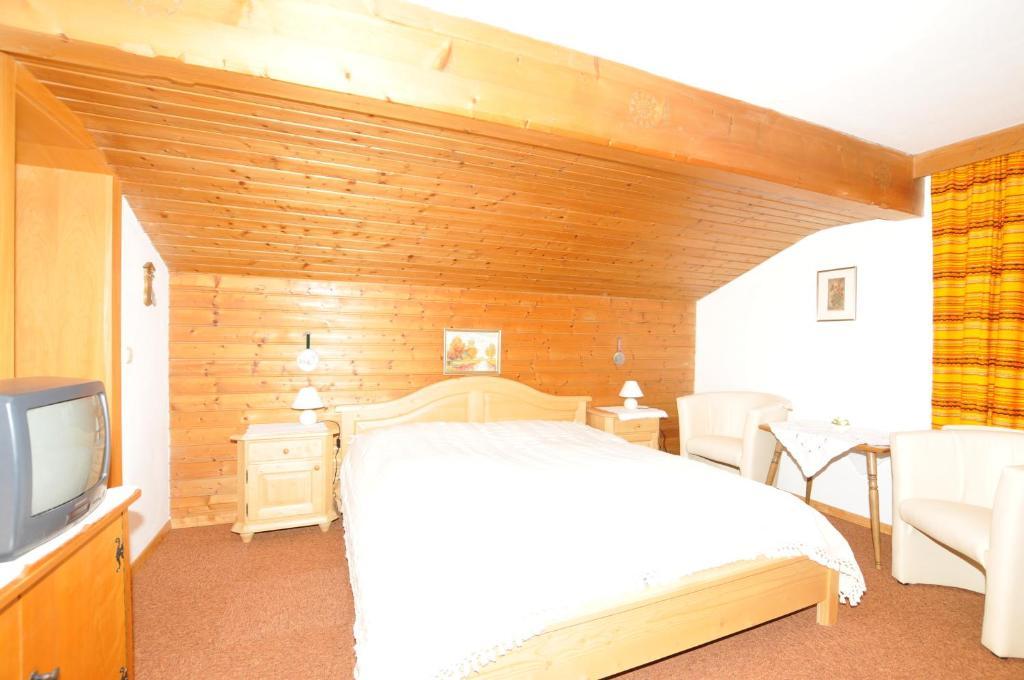 Fruehstueckspension & Appartements Eugenie Kitzbühel Kamer foto