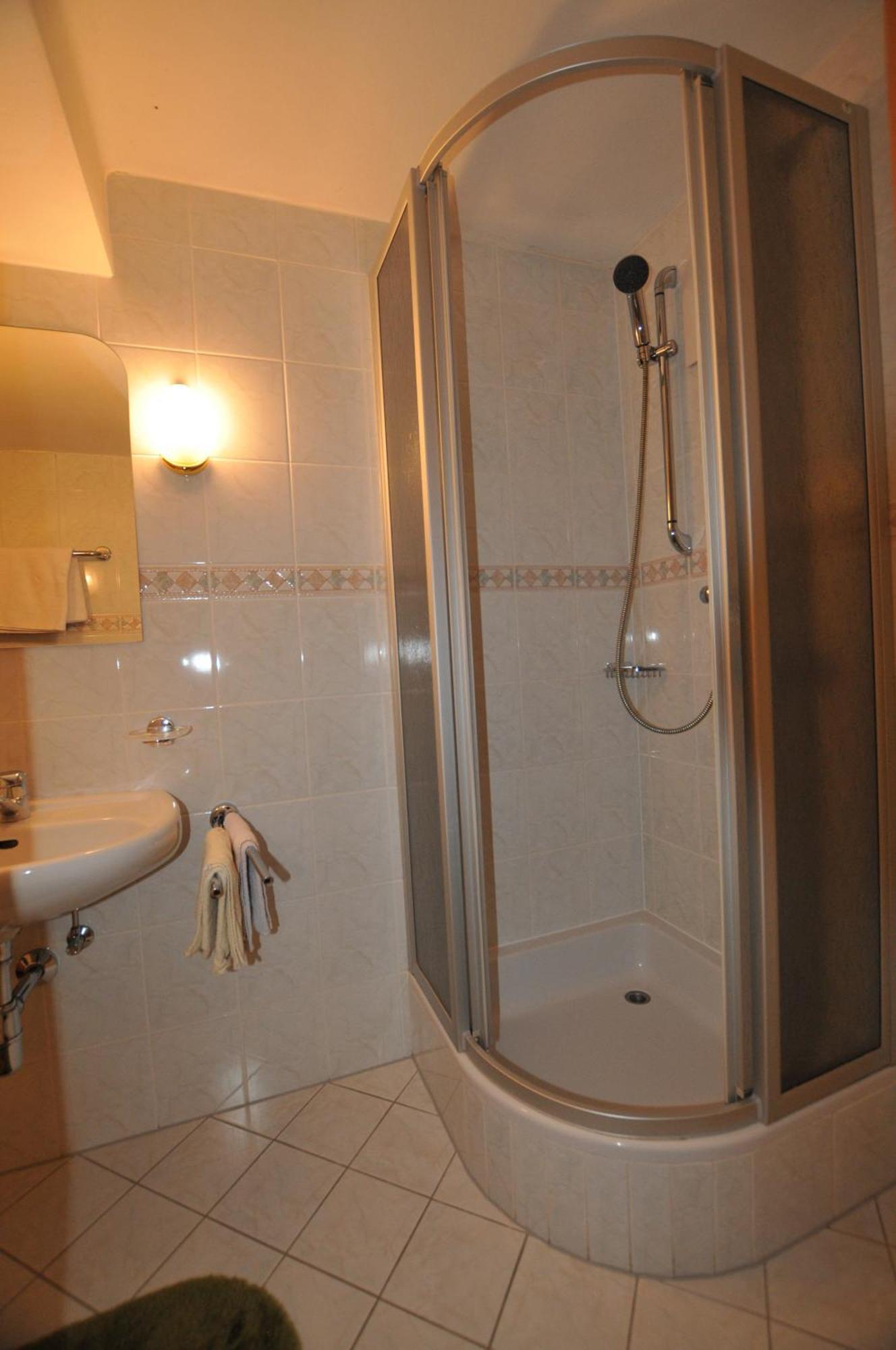 Fruehstueckspension & Appartements Eugenie Kitzbühel Buitenkant foto