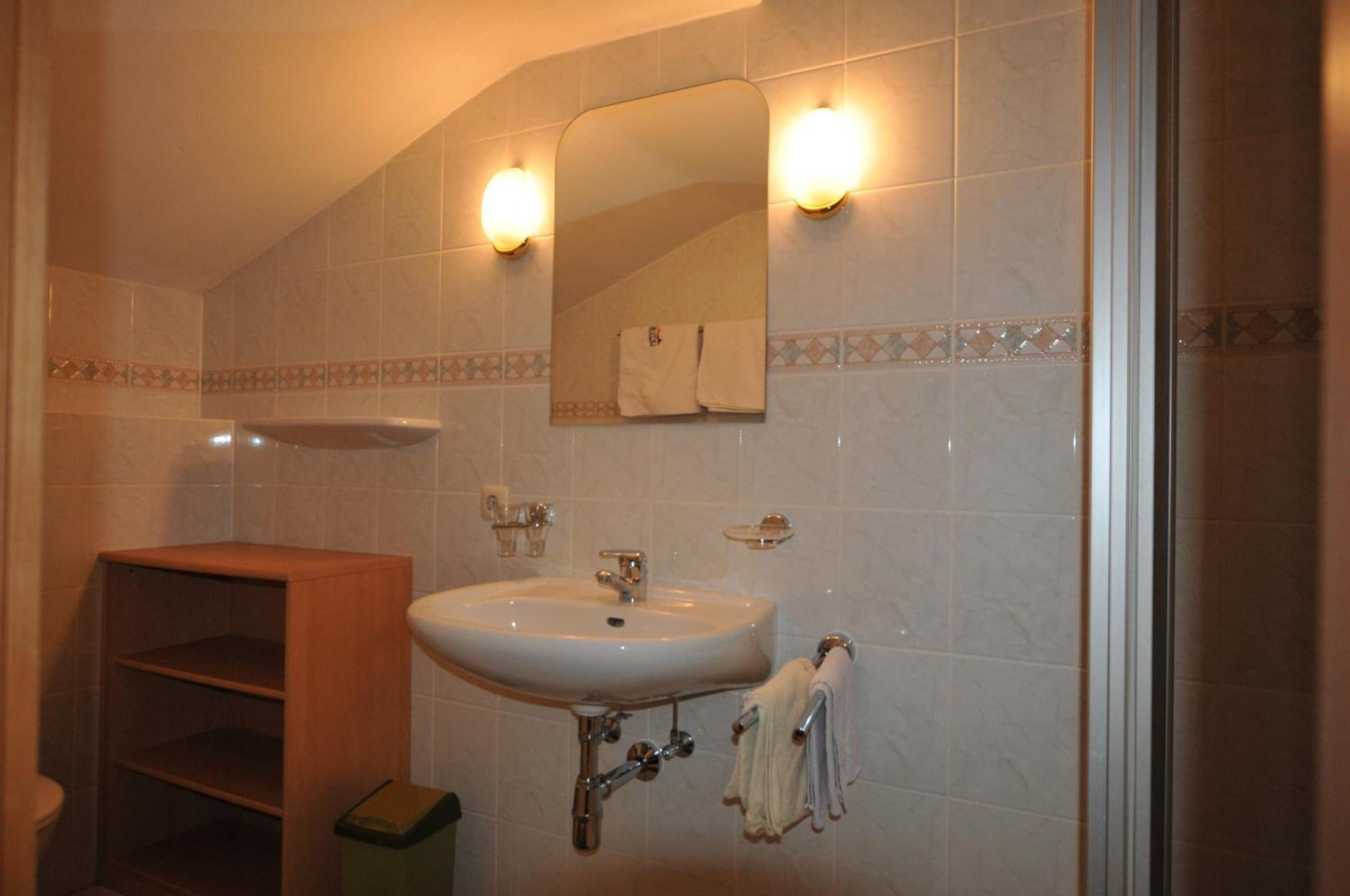 Fruehstueckspension & Appartements Eugenie Kitzbühel Buitenkant foto