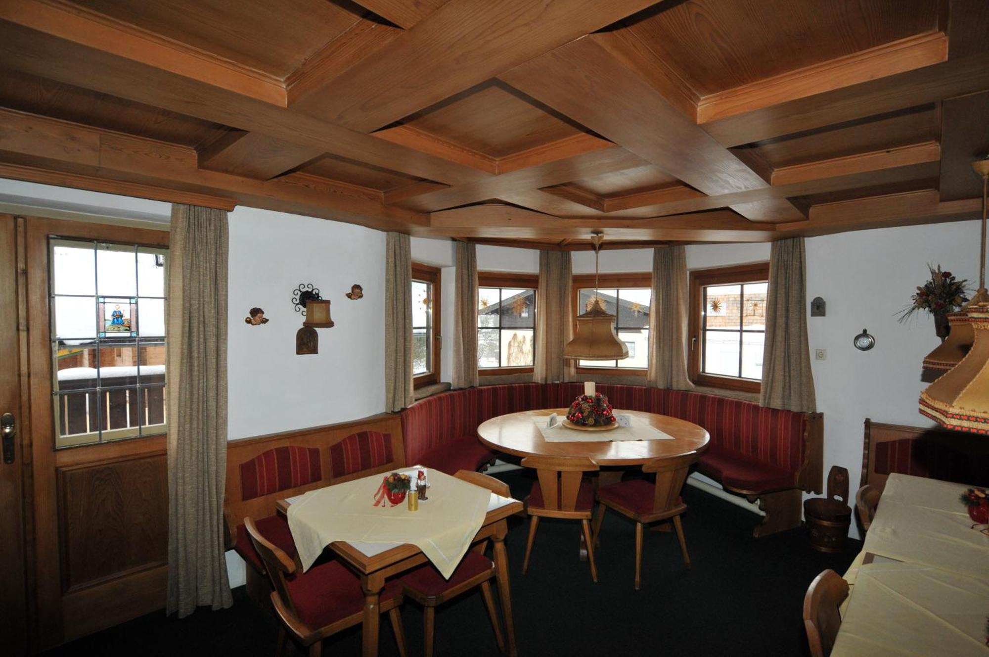 Fruehstueckspension & Appartements Eugenie Kitzbühel Buitenkant foto