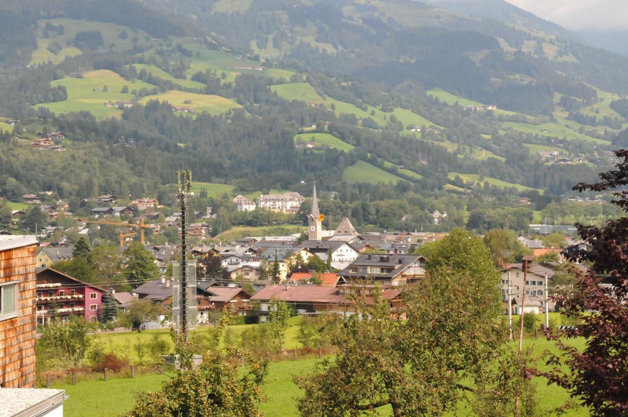 Fruehstueckspension & Appartements Eugenie Kitzbühel Buitenkant foto